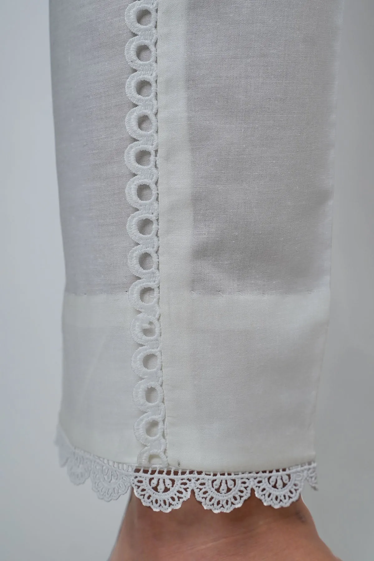 3689-WHITE DYED COTTON TROUSER STITCHED