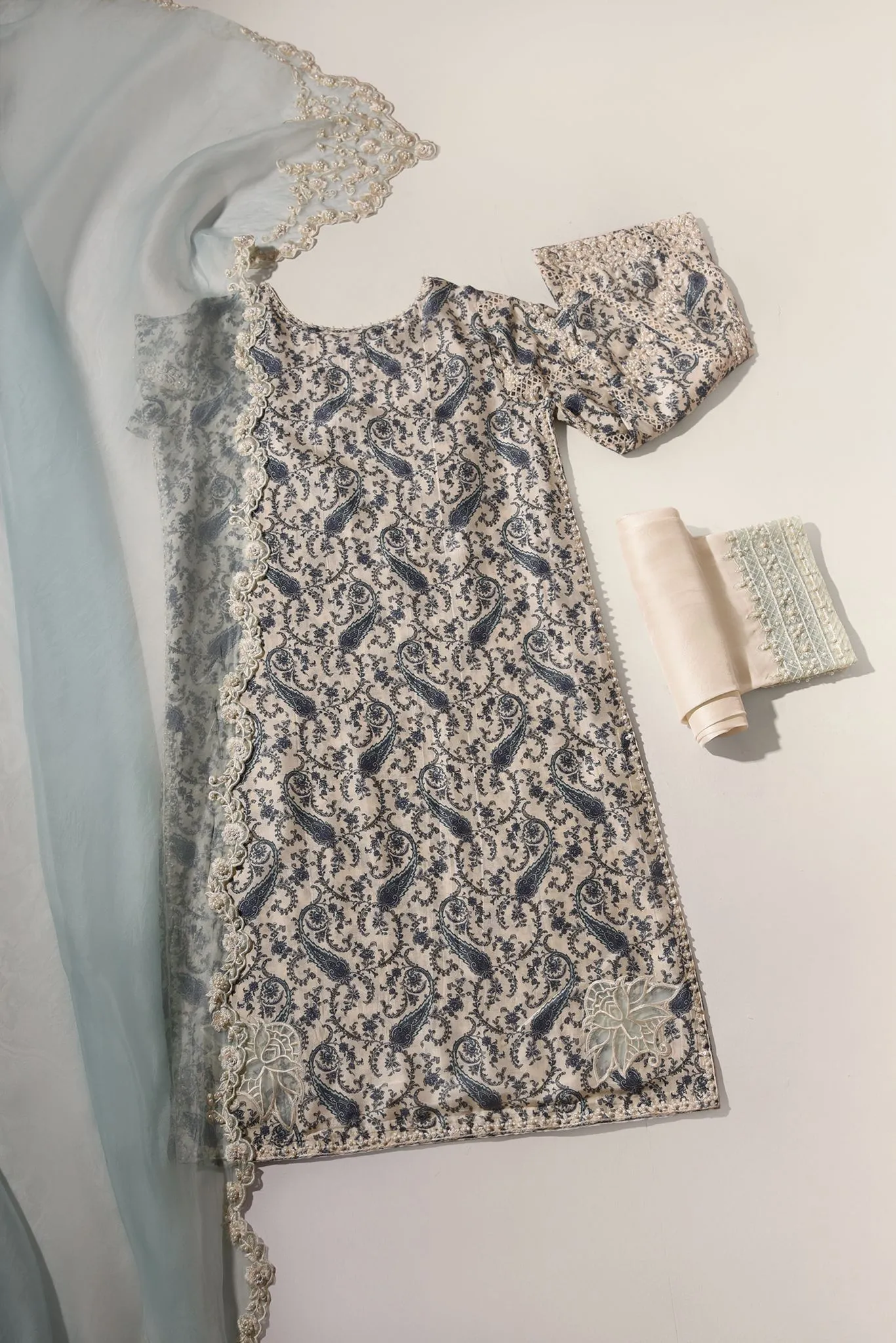 Paisley Amore